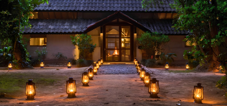 Ultra-Luxury Himalayan Holidays Kathmandu & Chitwan