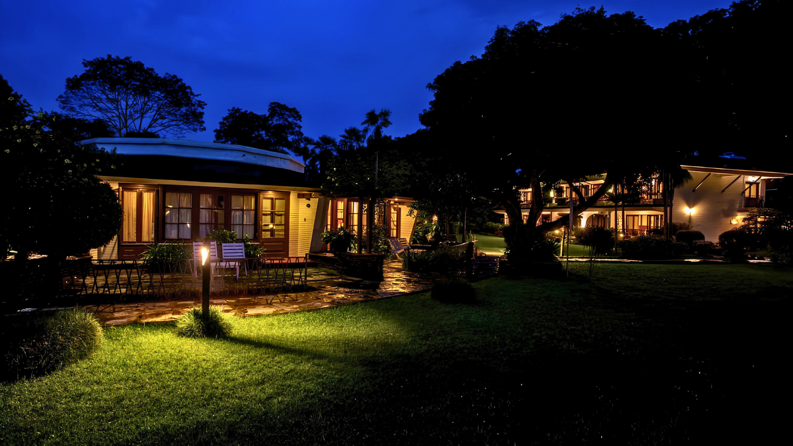 Fish Tail Lodge by Annapurna Pokhara Heritage Lakefront Bungalow - Ghale Treks